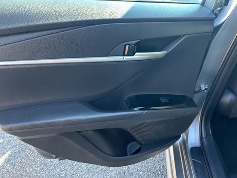 Used 2025 Toyota Camry SE FWD image 15