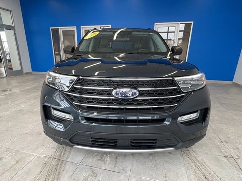 Used 2022 Ford Explorer XLT w/ Equipment Group 202A image 2