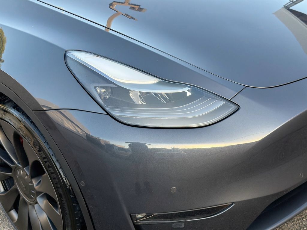 Used 2022 Tesla Model Y Performance AWD/4WD image 36