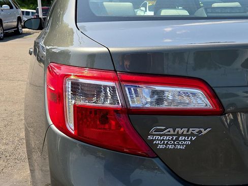 Used 2014 Toyota Camry LE FWD image 15