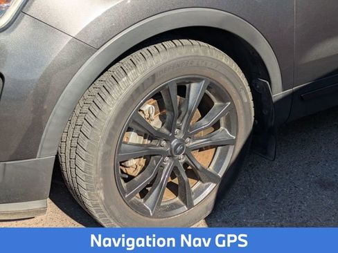 Used 2017 Ford Explorer XLT w/ Equipment Group 202A image 6