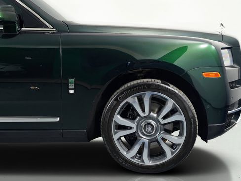 Used 2023 Rolls-Royce Cullinan w/ Cullinan Package image 7
