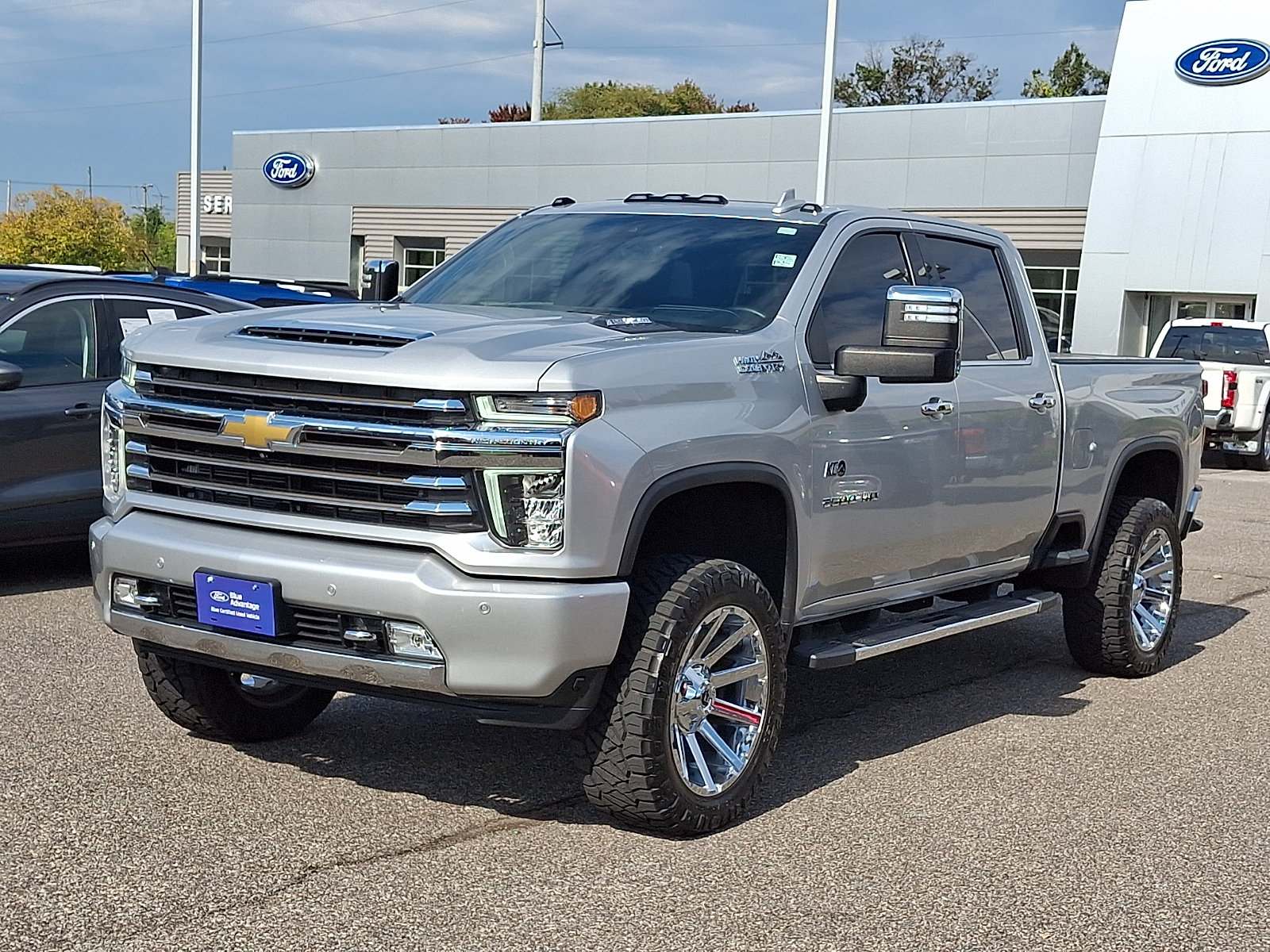 Used 2023 Chevrolet Silverado 2500 High Country AWD/4WD image 5