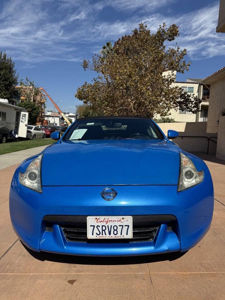 Used 2010 Nissan 370Z Touring RWD image 27