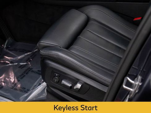 Used 2022 BMW X5 xDrive45e w/ Climate Comfort Package image 13