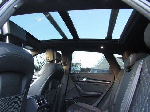 Used 2018 Audi SQ5 Premium Plus w/ S Sport Package image 22