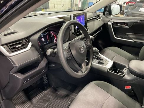 Used 2025 Toyota RAV4 XLE image 9