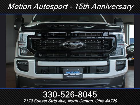 Used 2022 Ford F250 Lariat w/ Black Appearance Package image 3