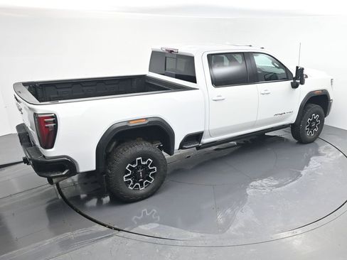 Used 2025 GMC Sierra 2500 AT4X image 5
