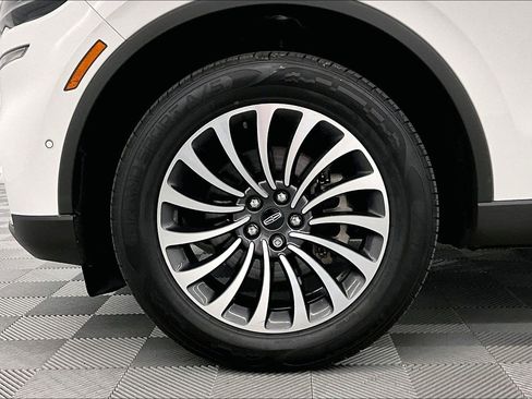Used 2023 Lincoln Aviator Reserve w/ Elements Package Plus AWD/4WD image 9