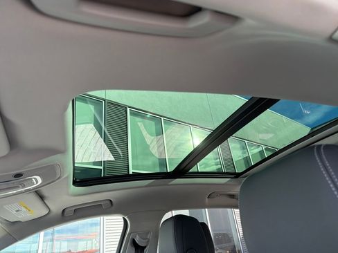 Used 2024 Audi Q8 e-tron Premium Plus w/ Premium Plus Package image 22