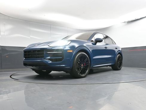 New 2025 Porsche Cayenne S AWD/4WD image 30
