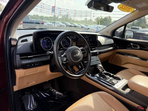 Used 2022 Kia Carnival EX FWD image 14