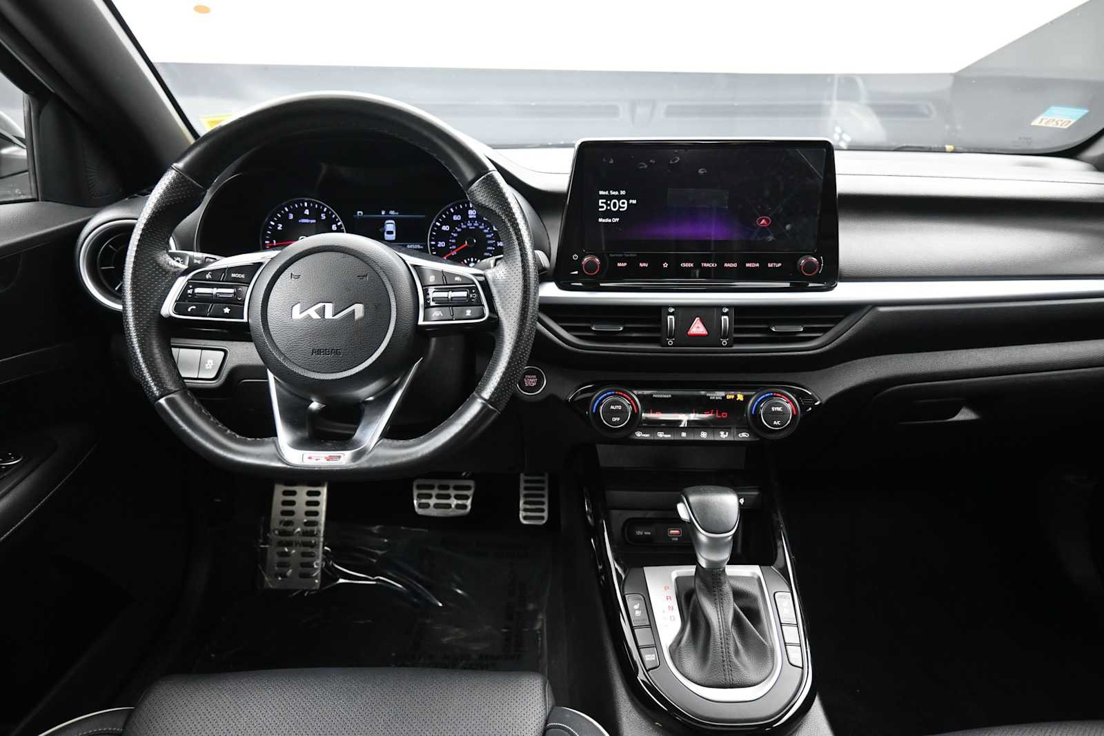 Used 2023 Kia Forte GT-Line w/ GT-Line Premium Package FWD image 19