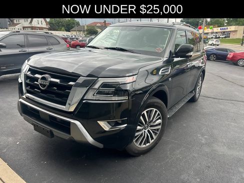 Used 2021 Nissan Armada SL w/ Captain's Chairs Package AWD/4WD image 2
