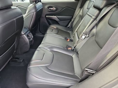 Used 2019 Jeep Cherokee Latitude Plus image 13