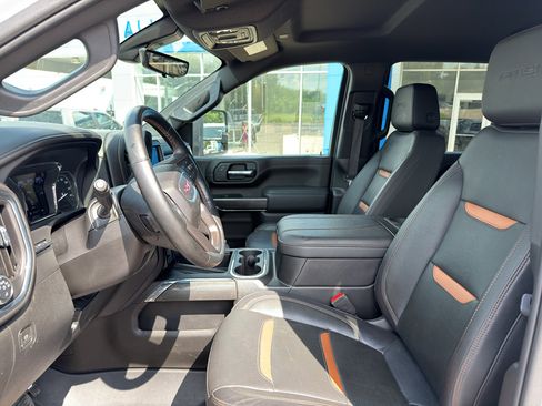 Used 2023 GMC Sierra 2500 AT4 w/ AT4 Preferred Package AWD/4WD image 3
