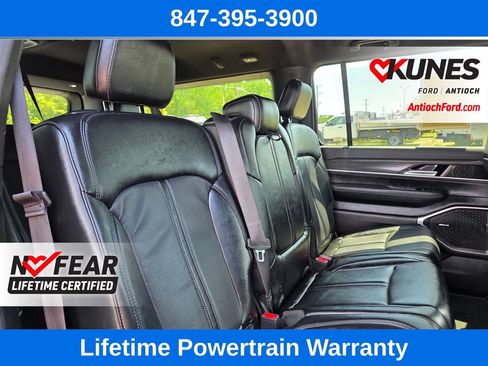 Used 2024 Jeep Wagoneer L Series II w/ Flexible Seating Group AWD/4WD image 34