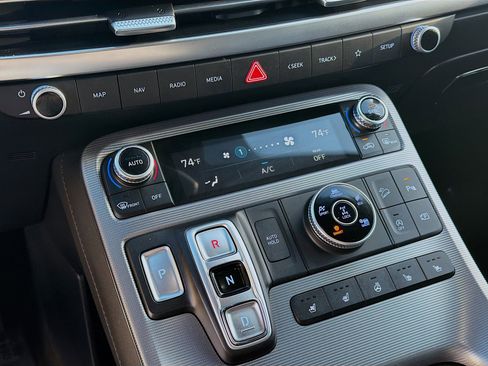 Used 2024 Hyundai Palisade Calligraphy image 13