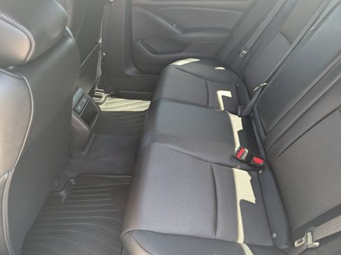 Used 2022 Honda Accord Sport image 11