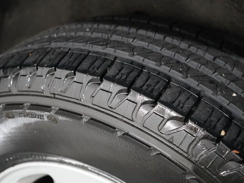 Used 2013 Jeep Grand Cherokee Laredo AWD/4WD image 35