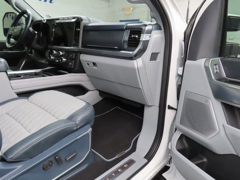 Used 2024 Ford F350 Limited w/ FX4 Off-Road Package image 39