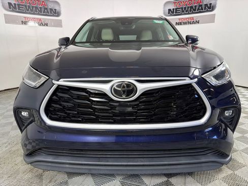 Used 2021 Toyota Highlander XLE FWD image 9