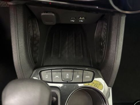 Used 2025 Chevrolet TrailBlazer LT AWD/4WD image 16