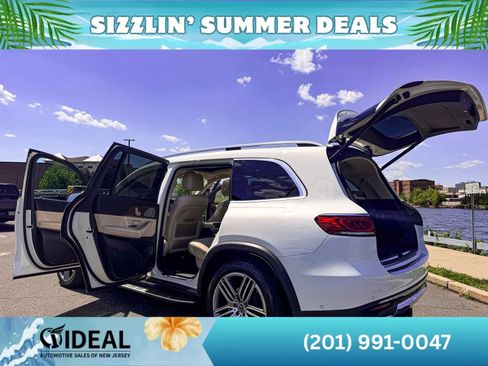 Used 2021 Mercedes-Benz GLS 450 4MATIC image 9
