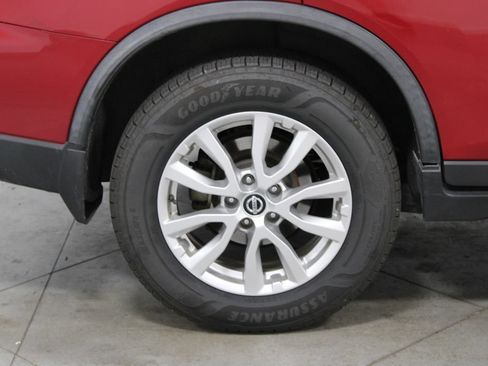 Used 2017 Nissan Rogue SV w/ SV Premium Package AWD/4WD image 12