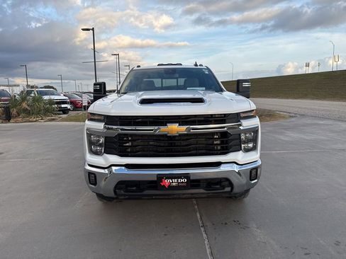 Used 2024 Chevrolet Silverado 3500 LT w/ Safety Package AWD/4WD image 2