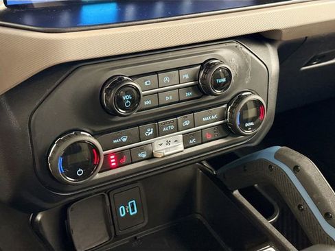 Used 2023 Ford Bronco Wildtrak image 31