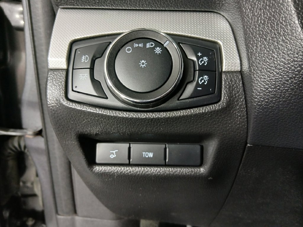 Used 2014 Ford Explorer XLT w/ Equipment Group 202A AWD/4WD image 33