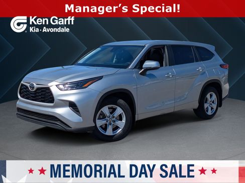 Used 2023 Toyota Highlander L AWD/4WD image 1