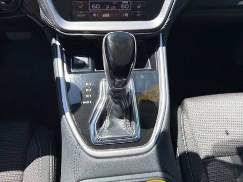 Used 2025 Subaru Outback Premium AWD/4WD image 19