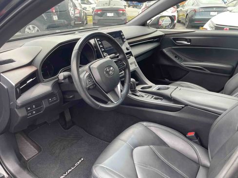 Used 2019 Toyota Avalon XLE image 14