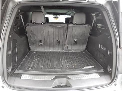 Used 2024 GMC Yukon XL AT4 w/ Technology Package AWD/4WD image 10