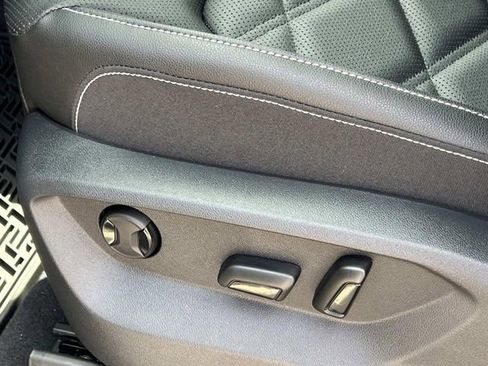 New 2026 Volkswagen Atlas SE FWD image 14