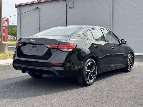 Used 2025 Nissan Sentra SV FWD image 21
