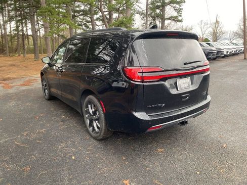 New 2026 Chrysler Pacifica Limited w/ S Appearance Package image 7