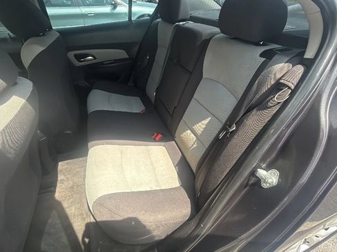 Used 2014 Chevrolet Cruze LS FWD image 8