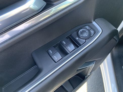 Used 2025 Chevrolet Silverado 1500 LT image 15