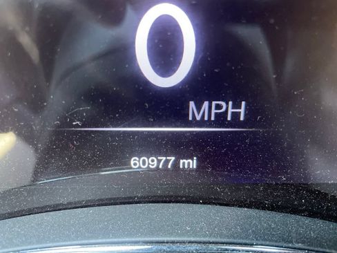 Used 2018 Jeep Grand Cherokee Altitude AWD/4WD image 13