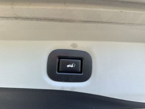 Used 2019 Nissan Rogue SL image 20