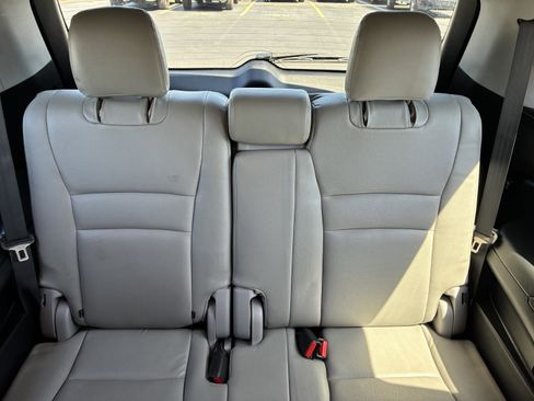 Used 2018 Honda Pilot EX image 17
