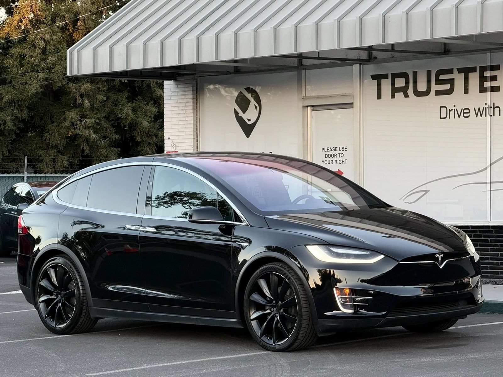 Used 2017 Tesla Model X 100D AWD/4WD image 6