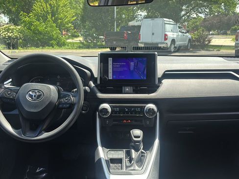 Used 2024 Toyota RAV4 XLE FWD image 23