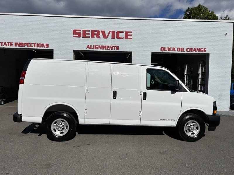Used 2026 Chevrolet Express 2500 RWD image 1