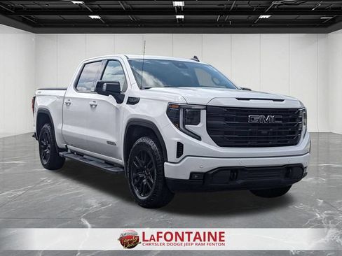 Used 2024 GMC Sierra 1500 Elevation w/ Elevation Premium Package AWD/4WD image 7