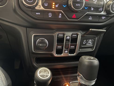 Used 2023 Jeep Wrangler Sahara w/ Cold Weather Group image 14